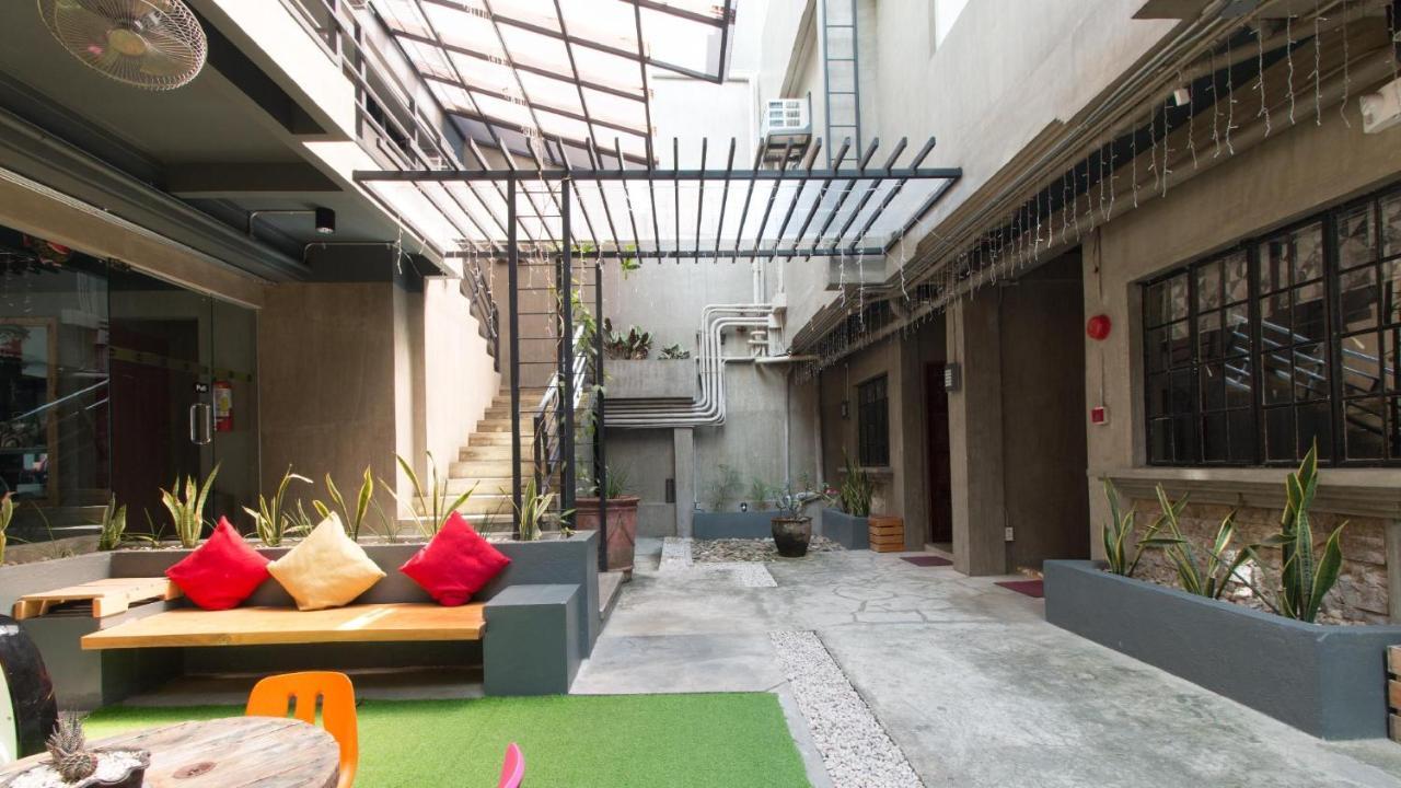 Reddoorz Plus @ Taft North Mandurriao Илоило Экстерьер фото