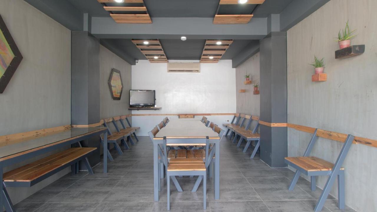 Reddoorz Plus @ Taft North Mandurriao Илоило Экстерьер фото
