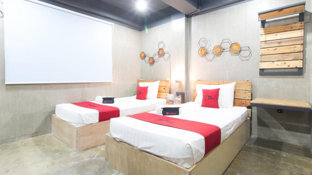 Reddoorz Plus @ Taft North Mandurriao Илоило Экстерьер фото