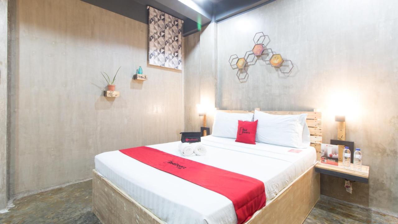 Reddoorz Plus @ Taft North Mandurriao Илоило Экстерьер фото